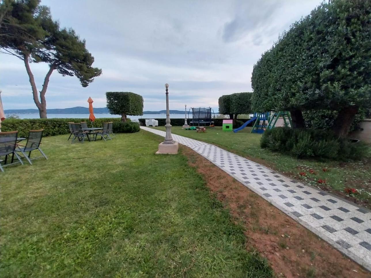Apartments Becky On A Sandy Beach Without Crowd Sukošan Esterno foto