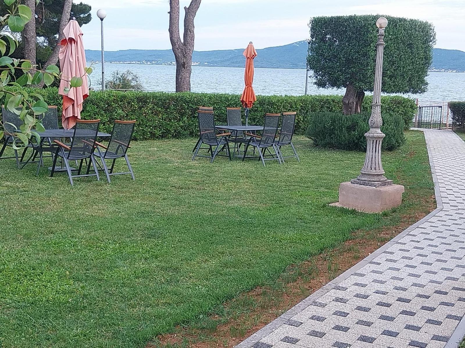 Apartments Becky On A Sandy Beach Without Crowd Sukošan Esterno foto
