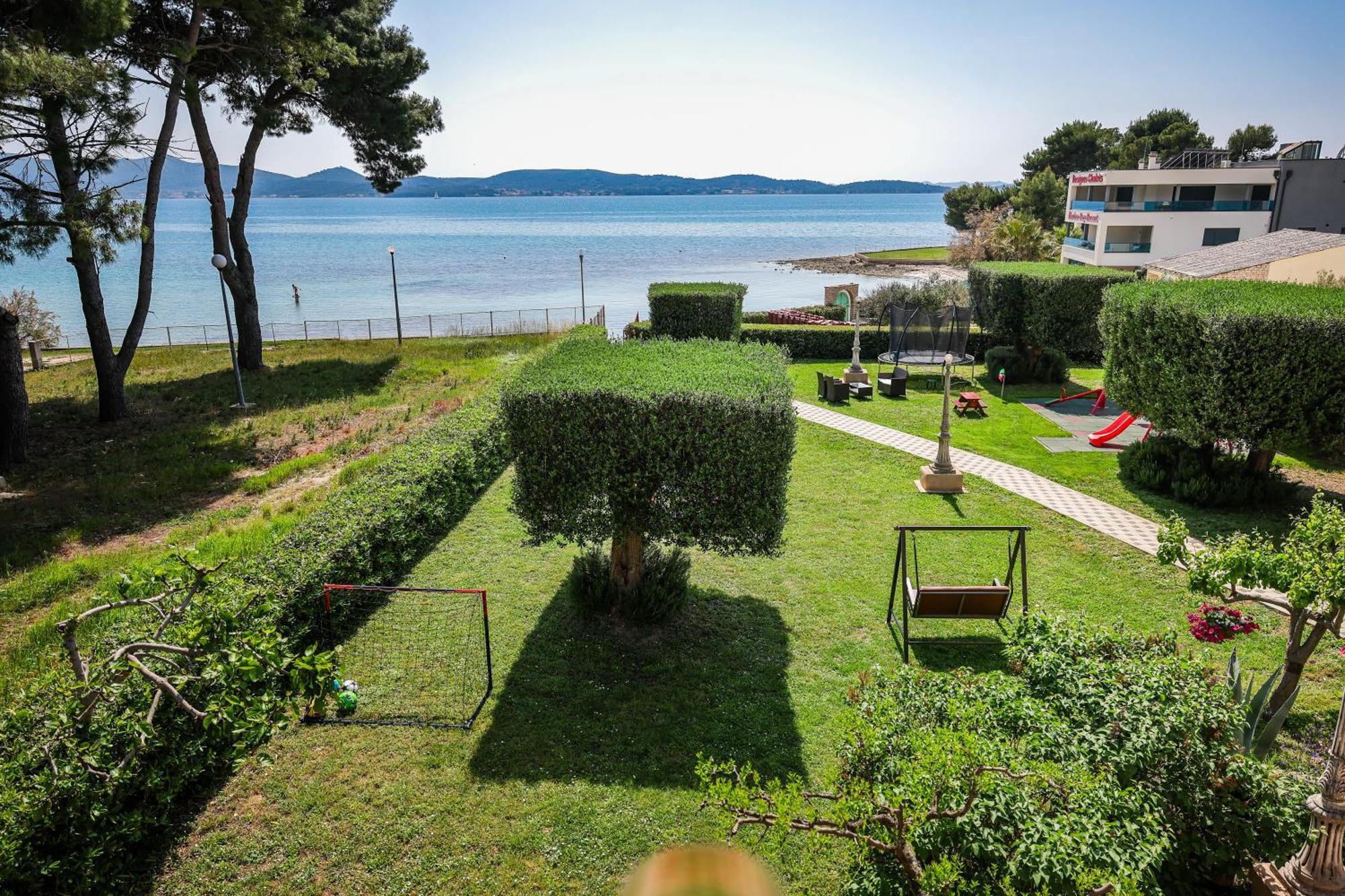 Apartments Becky On A Sandy Beach Without Crowd Sukošan Esterno foto