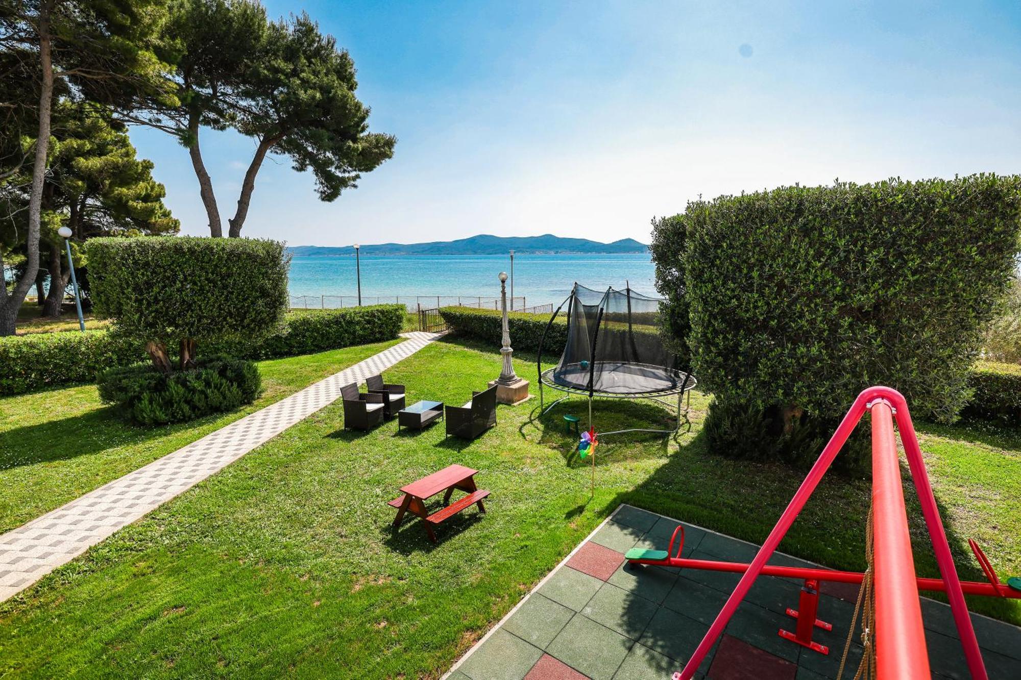Apartments Becky On A Sandy Beach Without Crowd Sukošan Esterno foto