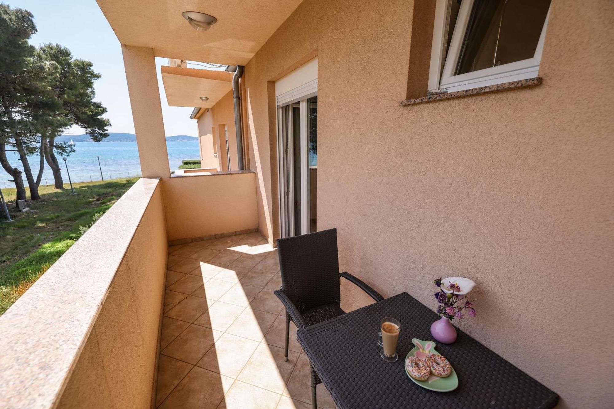 Apartments Becky On A Sandy Beach Without Crowd Sukošan Esterno foto