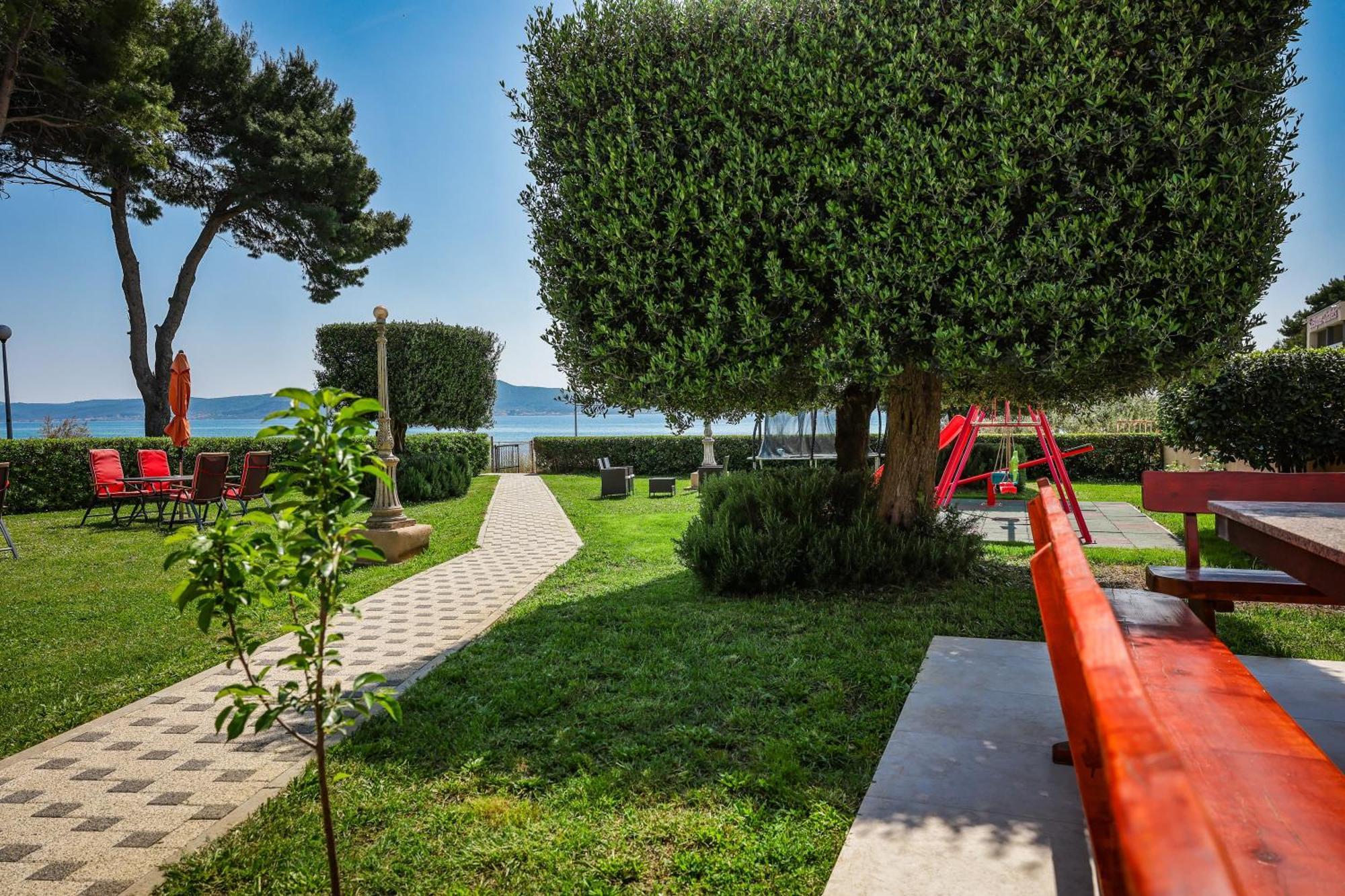 Apartments Becky On A Sandy Beach Without Crowd Sukošan Esterno foto
